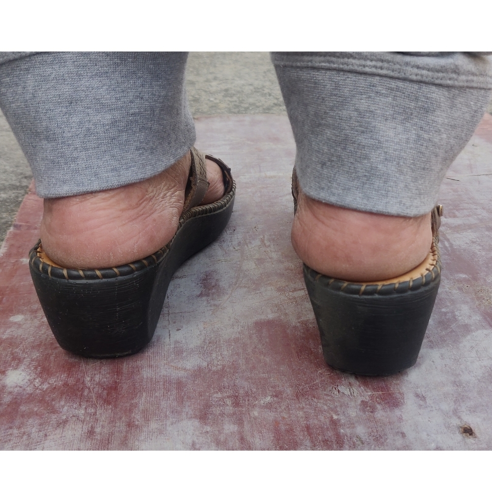 Bata footwear🤍 - Picture 5 of 6